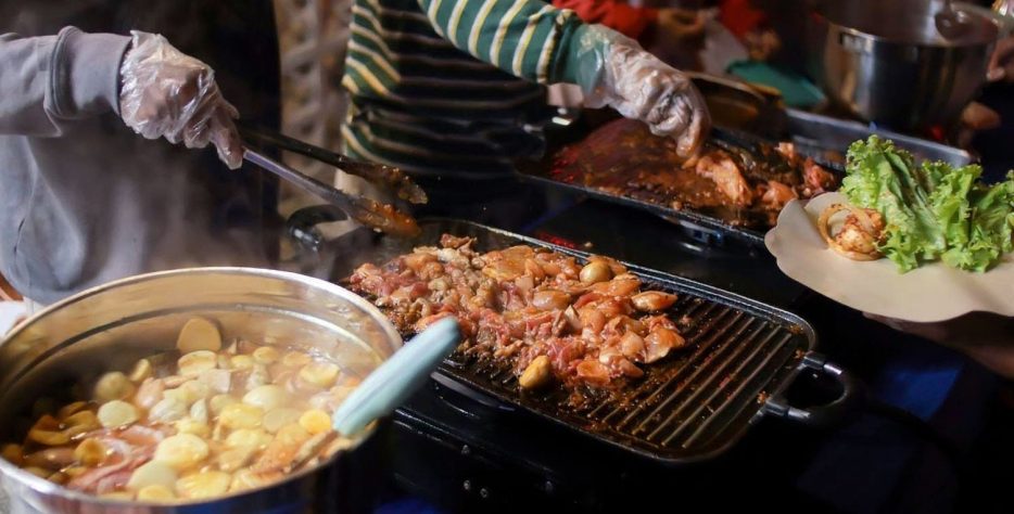 Consistent bulk supply of meat and rice for events, functions, and catering businesses.