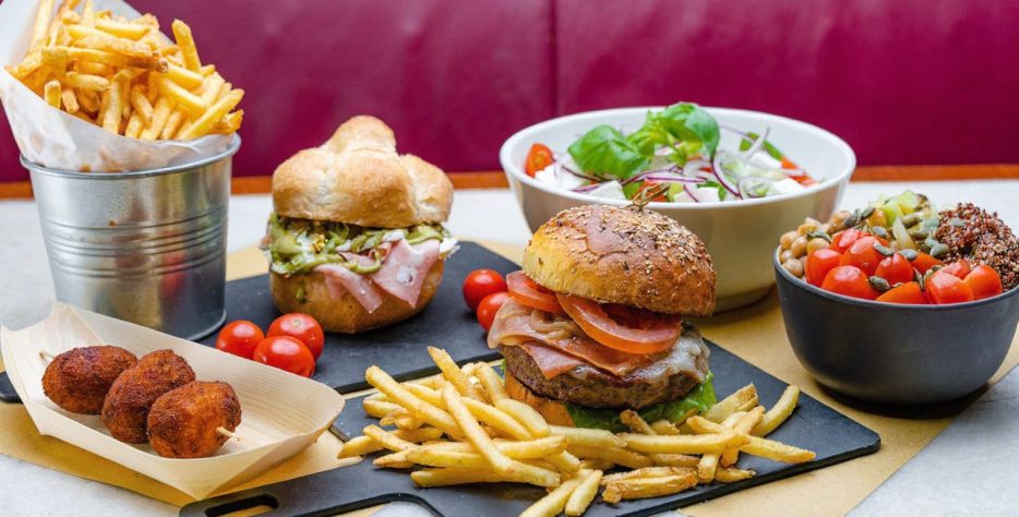 Reliable, contract-based meat supply tailored to restaurant volume and quality needs.