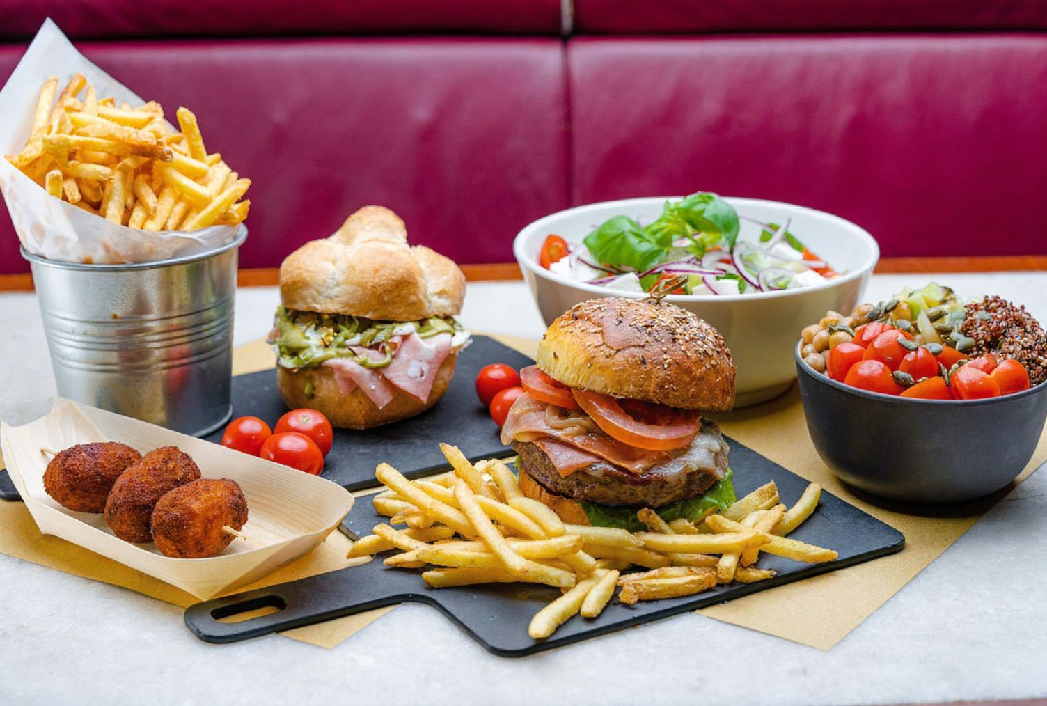Reliable, contract-based meat supply tailored to restaurant volume and quality needs.